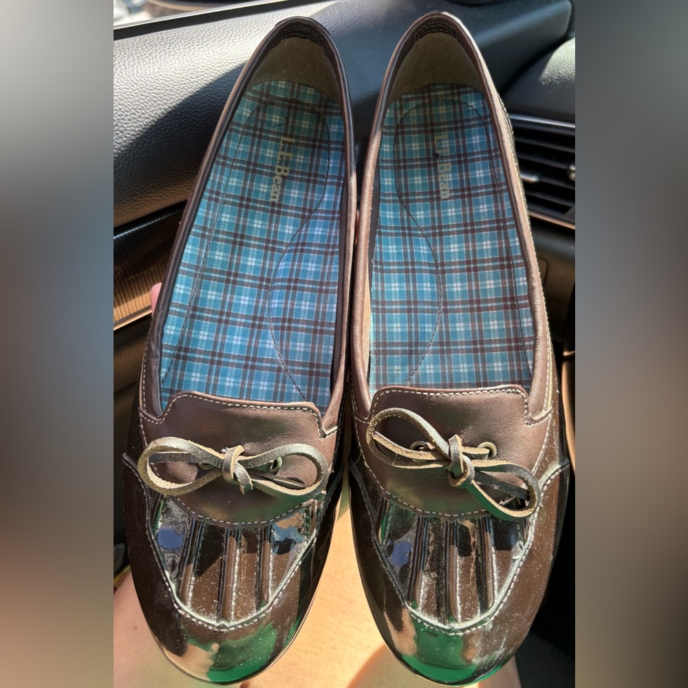 L.L. Bean NWOT Fisherman Nautical Boat Shiny Brown Loafers with Bow Accent Sz 9